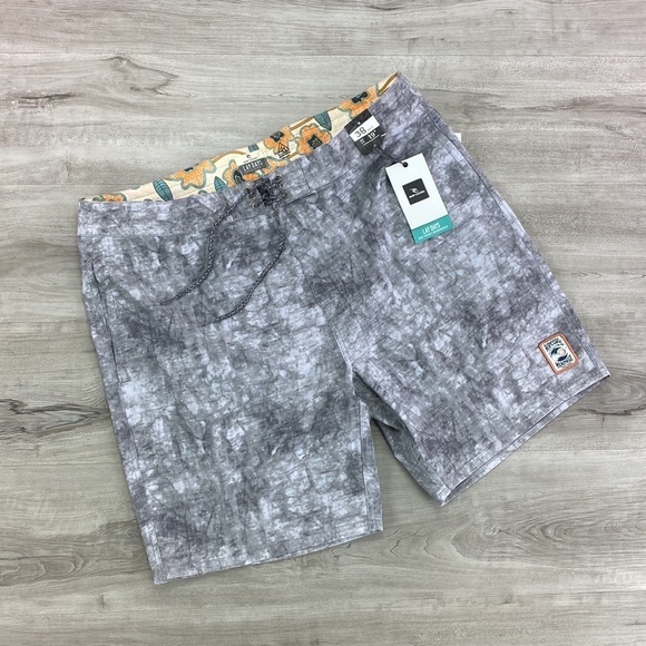 RIP CURL- Heritage sun drenched lay BOARD SHORTS - Picture 1 of 13